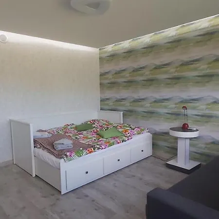 Letniskowy Nad Jeziorem Zarnowieckim - Na Kaszubach - *