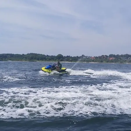 Letniskowy Nad Jeziorem Zarnowieckim - Na Kaszubach - Holiday home *