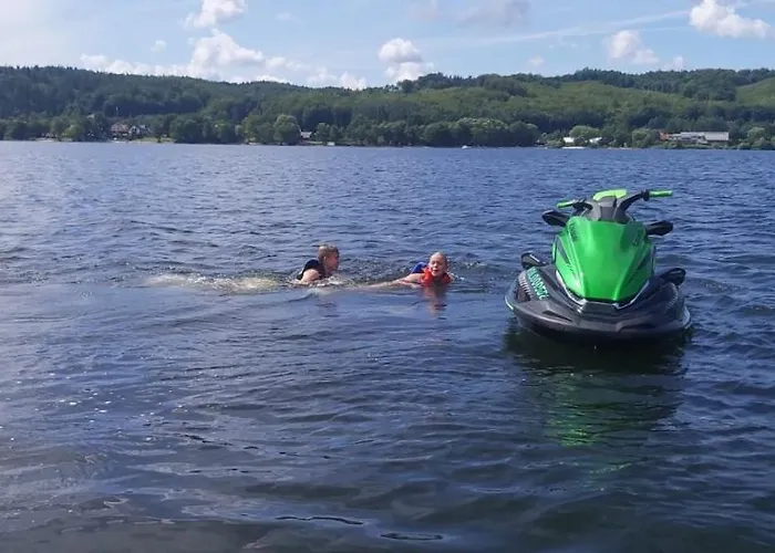 Letniskowy Nad Jeziorem Zarnowieckim - Na Kaszubach - *